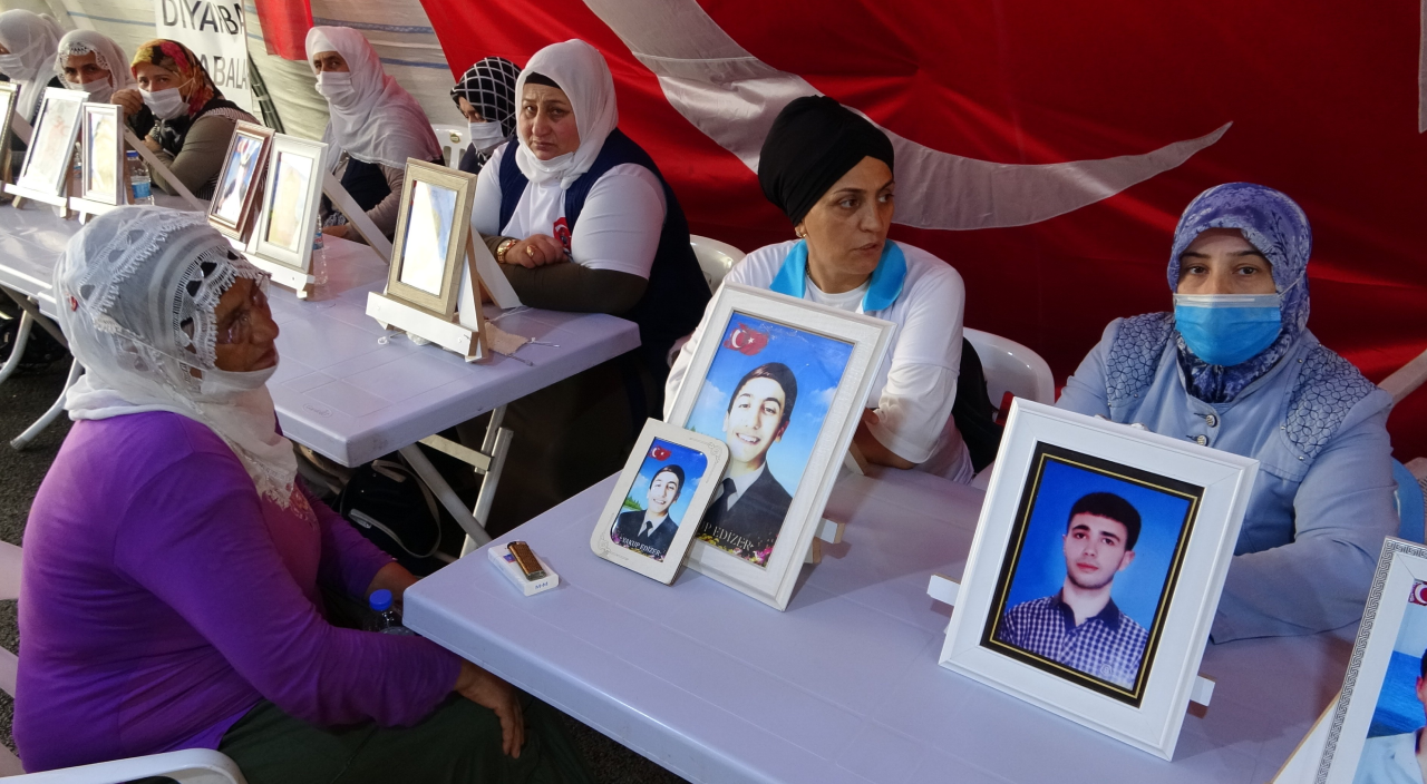 Evlat hasreti çeken annelerin kararlı bekleyişi sürüyor